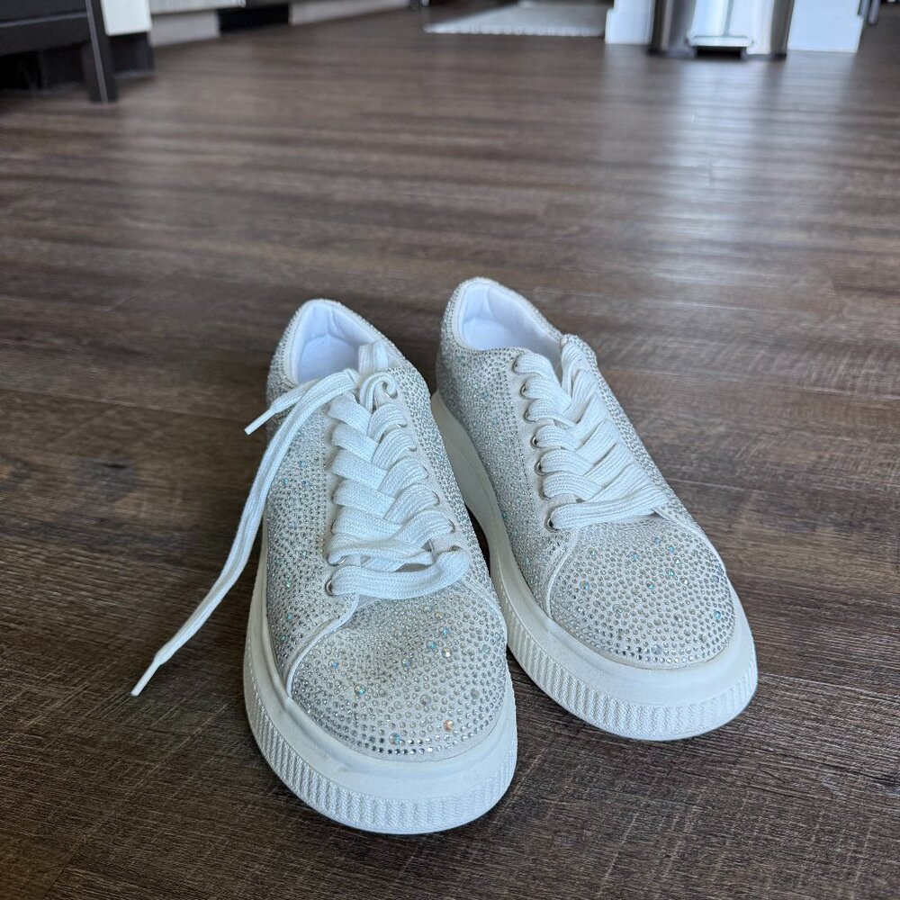 Brand New Abound rhinestone white sneakers size 9 New without box